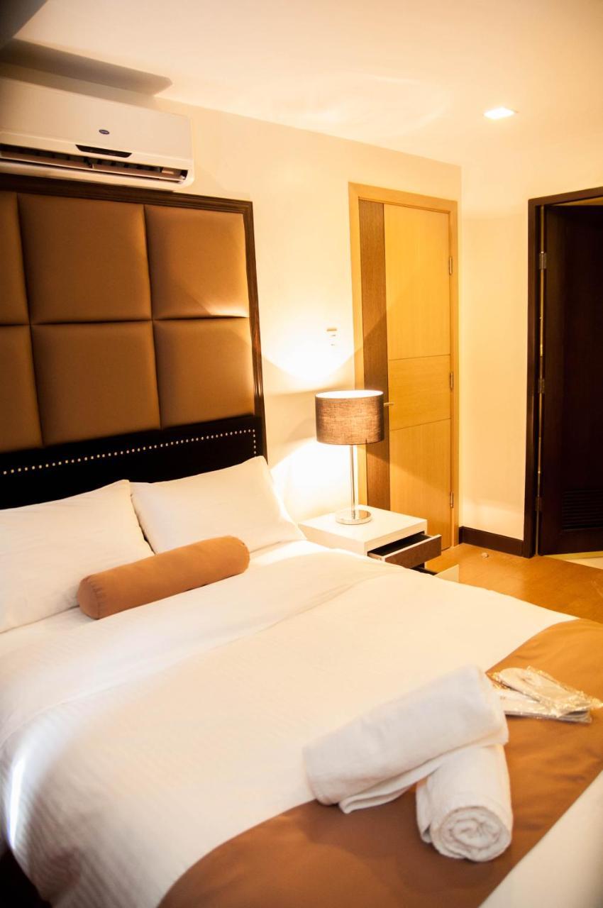 Versailles Stay Makati City Exterior photo